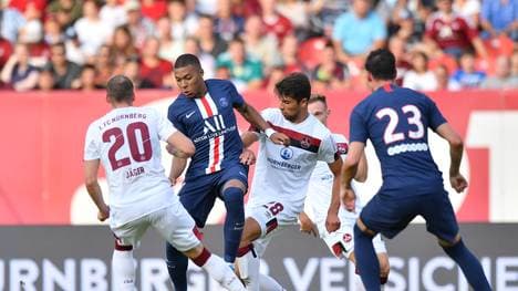 Auch PSG-Superstar Kylian Mbappe fand gegen die Nürnberger Abwehr kein Durchkommen 