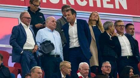 Vorstandsmitglied Andreas Jung (r.) verlässt den FC Bayern