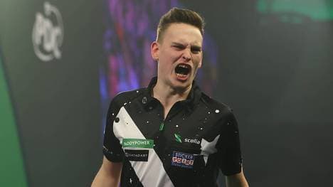 Ricardo Pietreczko hat sein Auftaktmatch bei den International Darts Open gewonnen