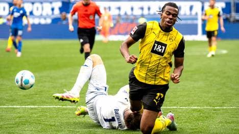 Oliver Baumann erlitt beim Zusammenprall mit Carney Chukwuemeka eine Gehirnerschütterung