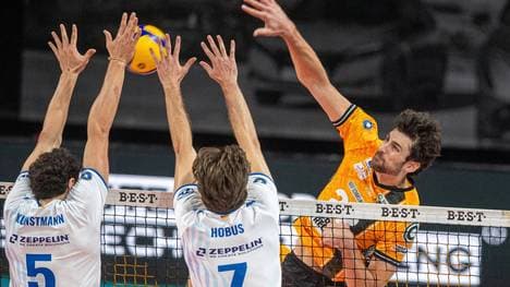 Spitzenspiel zum Auftakt in Berlin