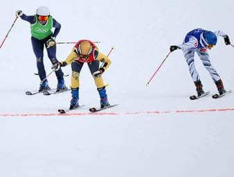 Daniela Maier gelingt im Skicross ein nahezu perfekter Finallauf. Nach einem umkämpften Start setzt sich die Deutsche frühzeitig an die Spitze des Feldes und rast sensationell zu Gold!