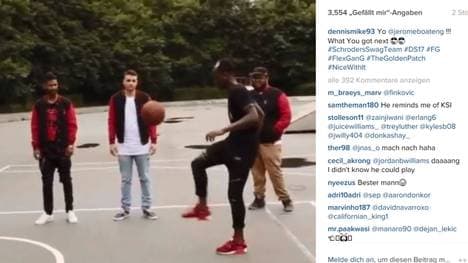 Dennis Schröder macht Fußball-Tricks