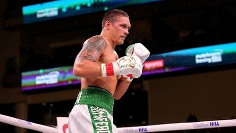 Oleksandr Usyk feiert seinen zweiten Sieg im Schwergewicht