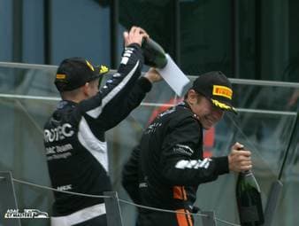 Haupt Racing Team siegt bei AMG-Show