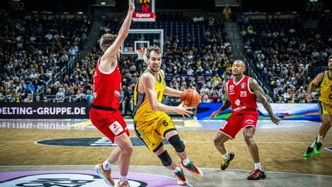 Malte Delow (m.) überzeugte für Alba