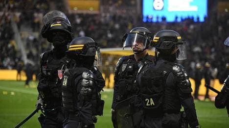 Die Polizei musste eingreifen, das Spiel wurde abgebrochen