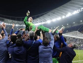 Mit dem Gewinn des Interkontinental-Cups sichert sich PSG den sechsten Titel. Trainer Luis Enrique huldigt nach dem Elfmeterschießen im Finale gegen Flamengo vor allem seinem Keeper.