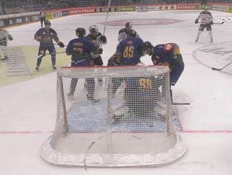 Der EHC Red Bull München kann weiterhin vom Halbfinale in der Champions Hockey League träumen. Gegen Rauman Lukko erkämpfen sich die Münchner spät das 2:2 und haben gute Chancen auf das Weiterkommen. 
