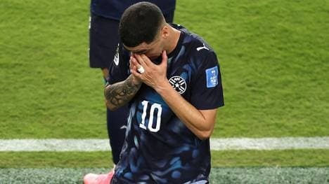 Miguel Almiron ist nach seiner Roten Karte fassungslos