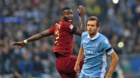 Antonio Rüdiger wurde von Senad Lulic (r.) beleidigt