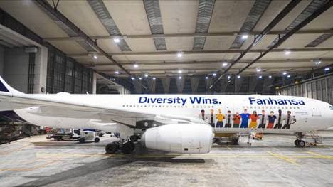 Klare Botschaft der Lufthansa auf dem DFB-Flieger