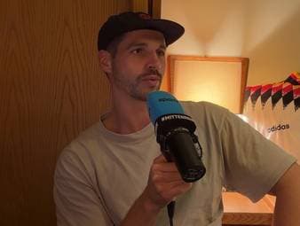 Im Podcast „Die WM-Kabine“ sprechen die beiden SPORT1-Reporter Stefan Kumberger und Manfred Sedlbauer über Joshua Kimmichs Rolle als Außenverteidiger und stellen ihre Wunschelf für das DFB-Team vor.