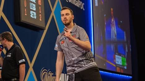 Florian Hempel duelliert sich in der dritten Runde mit Raymond Smith