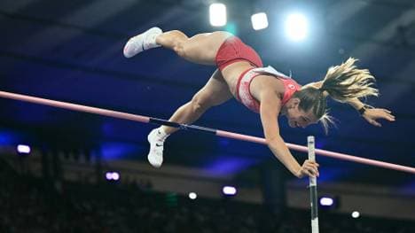 Alysha Newman wird aus dem Verkehr gezogen