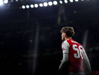Der 17-jährige Andre Harriman-Annous und der sogar erst 15-jährige Max Dowman feiern im League Cup ihr Debüt für die Profis des FC Arsenal. Trainer Mikel Arteta zeigt sich überglücklich.