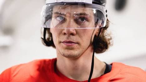 Moritz Seider musste beim deutschen Sieg gegen die Schweiz vorzeitig vom Eis