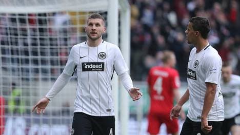 Ante Rebic (links) erzielte das Führungstor für Eintracht Frankfurt gegen Köln
