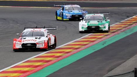 René Rast (l.) und Nico Müller liefern sich heiße Duelle in der DTM