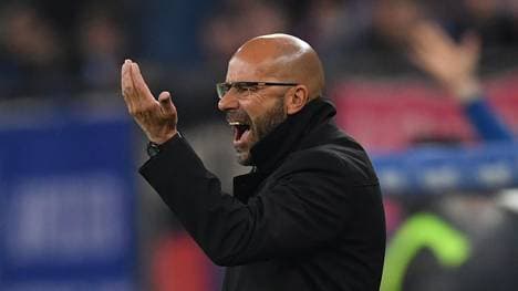 Peter Bosz ist mit der Arbeit seiner Spieler gerade in der Rückwärtsbewegung nicht einverstanden