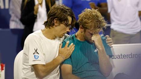 Alex De Minaur tröstete Gegner Alejandro Davidovich Fokina 