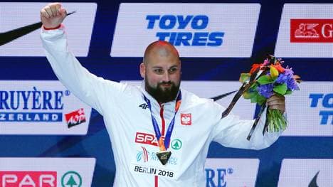 Bei der Siegerehrung für Michal Haratyk wird die falsche Musik eingespielt