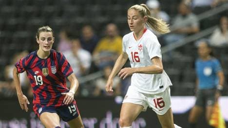 WM-Aus nach Kreuzbandriss: Janine Beckie (r.)