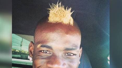 Mario Balotelli sagt mit einem Foto Danke.