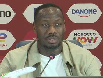 Senegal steht nach einem 3:1 gegen den Sudan im Viertelfinale des Afrika-Cups. Trainer Pape Thiaw hebt nach dem Sieg besonders die Leistung von Routinier Sadio Mané hervor.