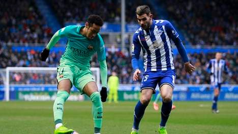Deportivo Alaves v FC Barcelona - La Liga
