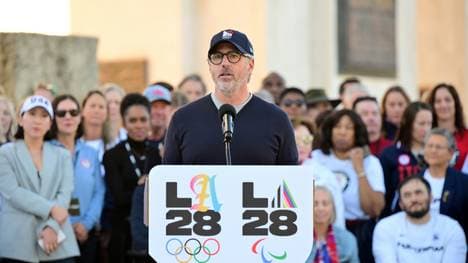 Casey Wasserman bei einer Rede