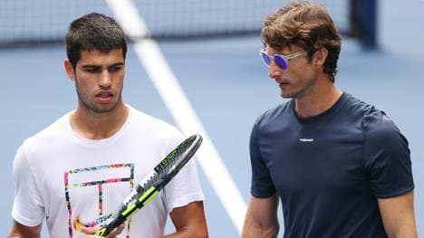 Trainer Juan Carlos Ferrero (r.) mit Carlos Alcaraz