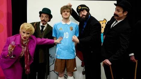 Das Auswärtstrikot der Belgier erinnert an die belgische Comicserie "Tintin"