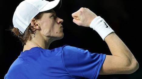 Jannik Sinner holt den entscheidenden Sieg für Italien