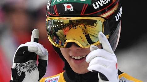 SKI-JUMPING-FOUR-HILLS Ryoyu Kobayashi kann bei der Vierschazentournee 2018/19 der dritte Springer sein, der den historischen Grand Slam schafft