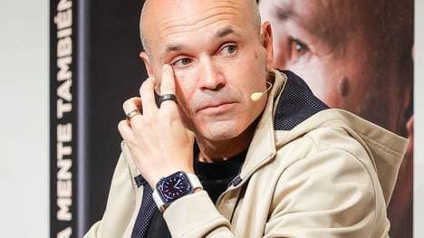 Andres Iniesta steigt beim früheren Israel Premier-Tech ein