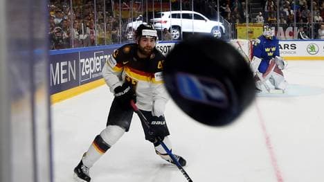 TOPSHOT-IHOCKEY-WORLD-GER-SWE