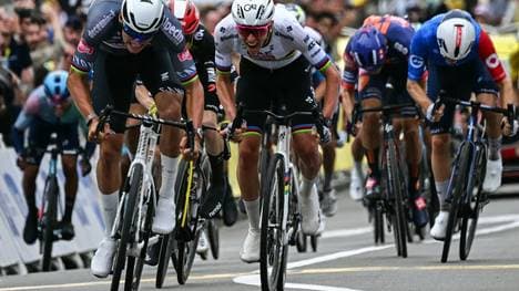 Sprint um den Sieg: Gewinnt van der Poel (l.) erneut?