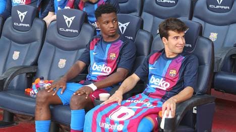 Ansu Fati (l.) soll den nächsten Vertrag beim FC Barcelona erhalten