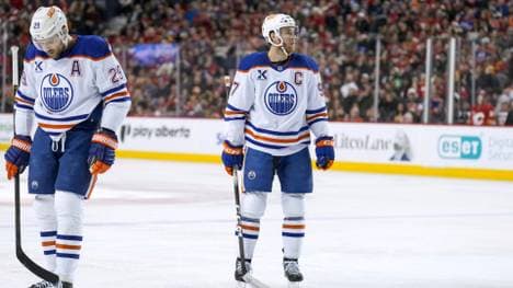 Leon Draisaitl (l.) und sein Sturmpartner Connor McDavid