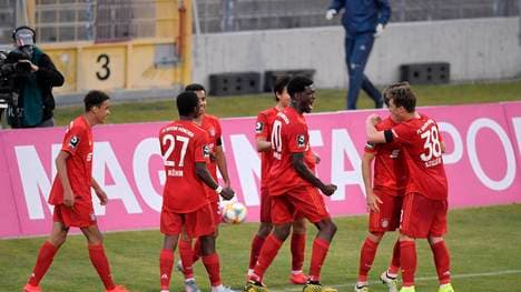 Kwasi Okyere Wriedt (3.v.r.) wurde zum Matchwinner für Bayern