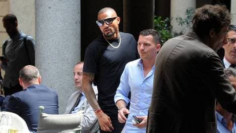 Kevin-Prince Boateng in einem Restaurant in Barcelona
