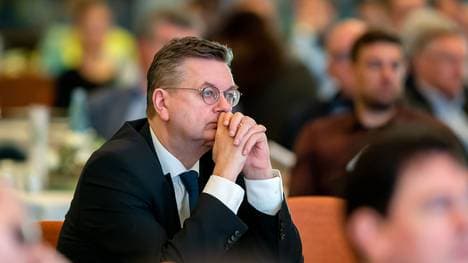 Kritik an DFB-Präsident Reinhard Grindel: "Donald Trump des Fußballs"