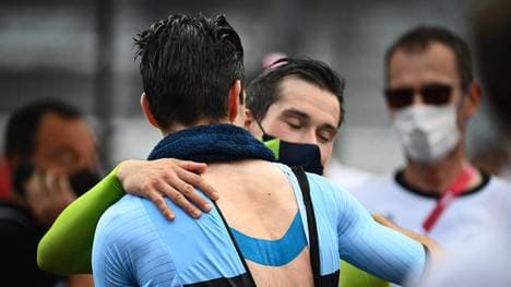 Primoz Roglic (hinten) gewann die Goldmedaille