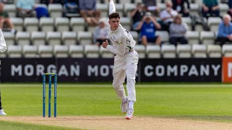 Cricket-Jung-Star Josh Baker stirbt mit 20 Jahren