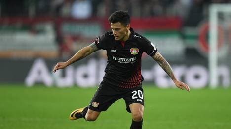 Leverkusens Charles Aranguiz zog sich im Dezember einen Muskelfaserriss zu