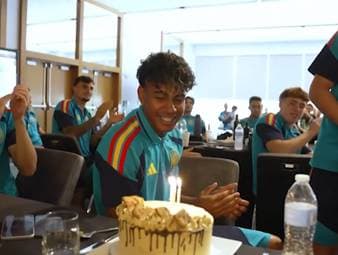 Lamine Yamal feiert einen Tag vor dem Halbfinale gegen Frankreich seinen 19. Geburtstag. Zum Geburtstag wünscht sich der Spanier nichts mehr als den Einzug ins Finale.