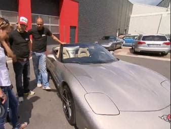 Janine und ihre Freundin Jessica arbeiten als Barkeeperinnen in einer Dortmunder Szene – Bar. Von ihrem hart Ersparten wollen sich die beiden hübschen Girls einen großen Traum erfüllen. Ein altes US-Cabrio soll es ein. Budget: 13 000 Euro. Die PS Profis Sidney und Jean Pierre machen sich auf die Suche nach geeigneten Kandidaten und checken unter anderem eine Corvette C3 und einen Cadillac Eldorado. Finden sie das passende Cabrio für Janine und Jessica?