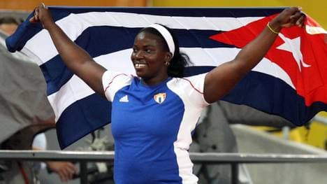 Cuba's Yarelys Barrios celebrates winnin