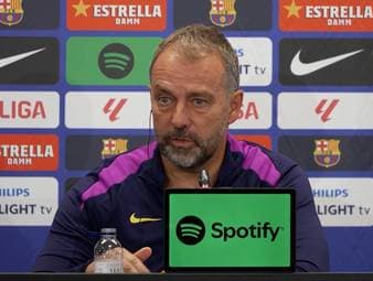 Barcelona-Trainer Hansi Flick spricht über die Verletztenmisere bei den Katalanen und lehnt einen Vergleich mit seinem früheren Arbeitgeber kategorisch ab. 